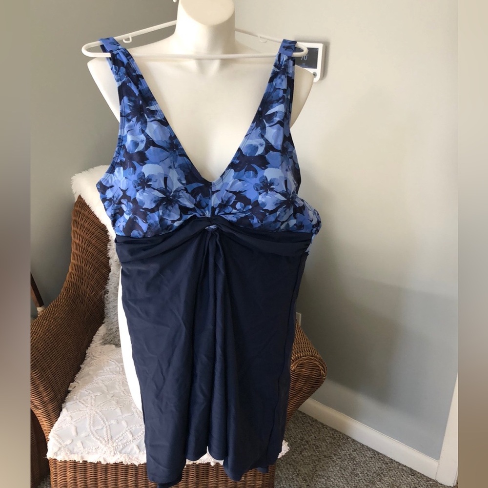 New with tag 24W Mazu Swimsuit dress blue floral/navy